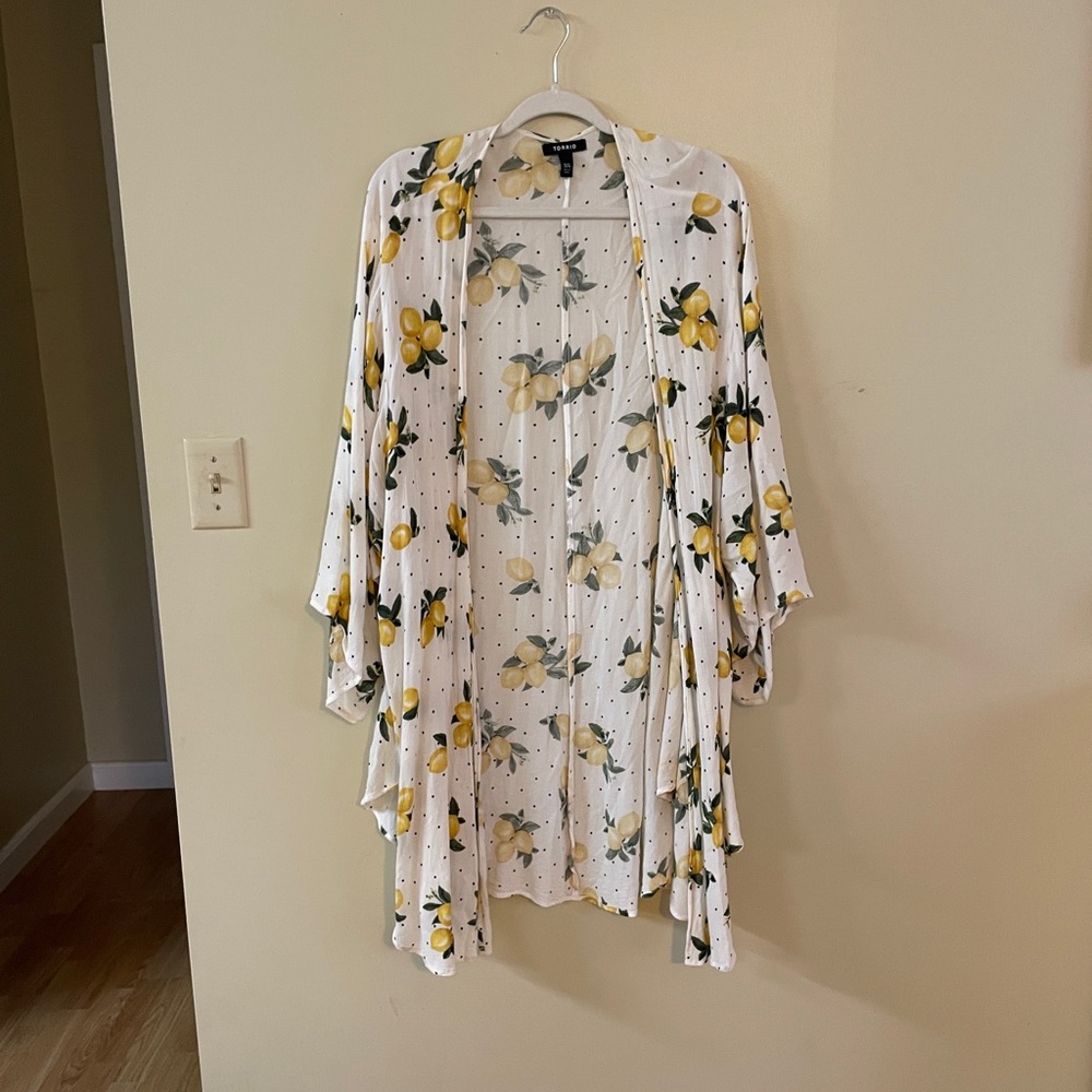 Lemon and Polka Dot Shawl